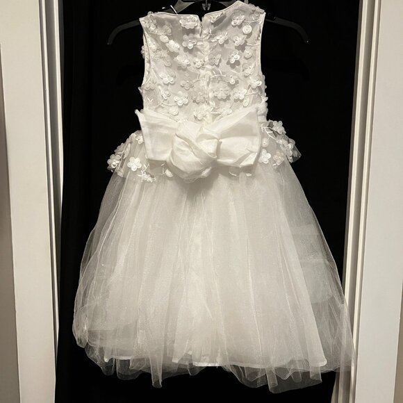 Badgley Mischka designed white dress with floral top and tulle bottom - Picture 4 of 4